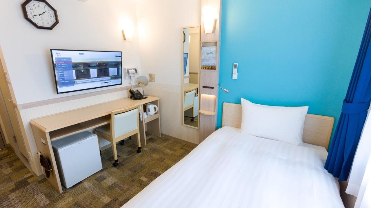 Toyoko Inn Kobe Sannomiya Eki Shiyakusho Mae Exterior photo