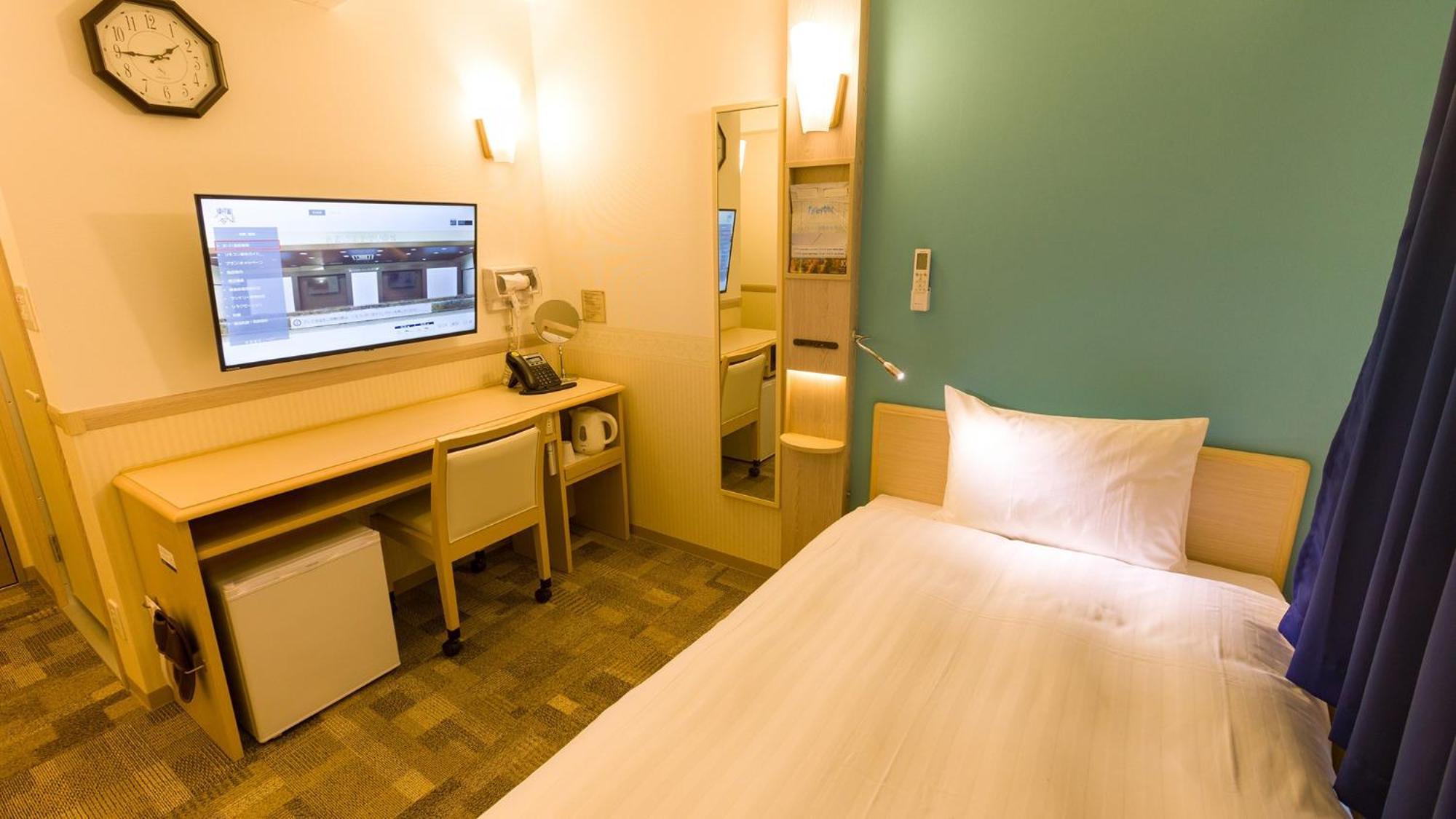 Toyoko Inn Kobe Sannomiya Eki Shiyakusho Mae Room photo